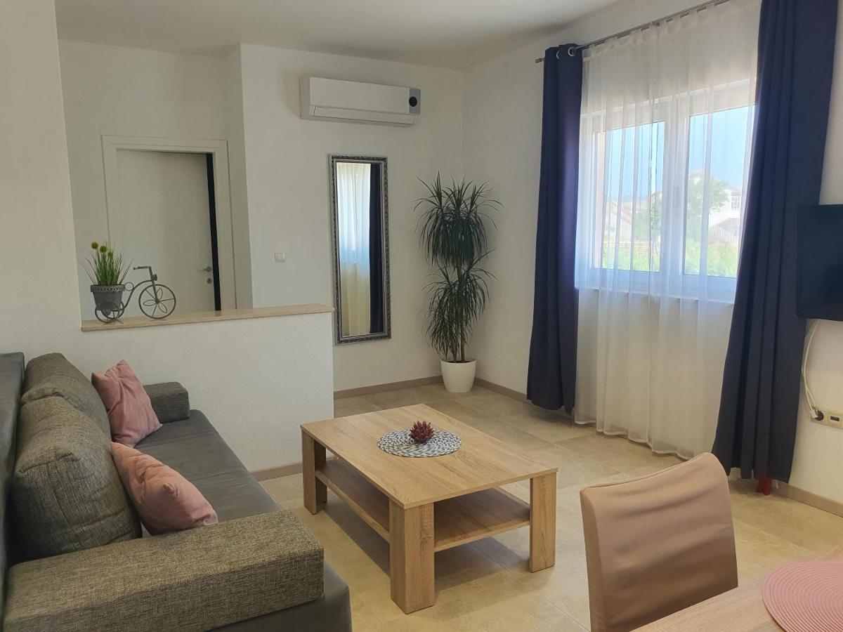 Apartment Rados ดูโกโพลิเย ภายนอก รูปภาพ